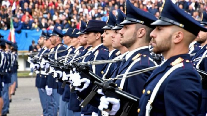 Concorso Polizia 2017: la lettera di aspiranti allievi agenti esclusi al premier Conte