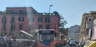 Posillipo, una domenica con due incidenti stradali: tre feriti