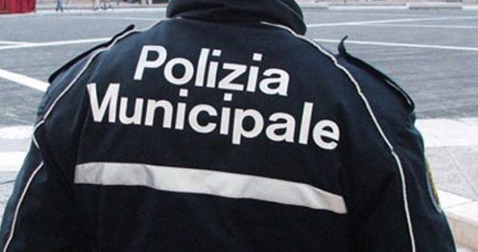 Coronavirus, il primo positivo nella polizia municipale di Napoli