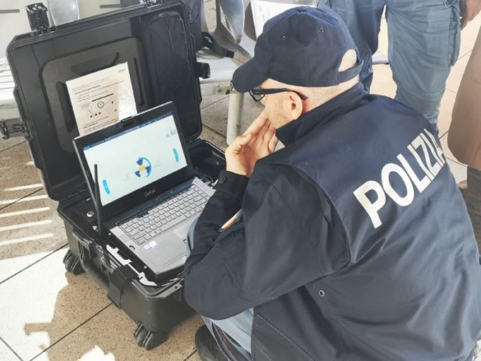 Napoli, paura in piazza Garibaldi: allarme bomba alla Stazione centrale