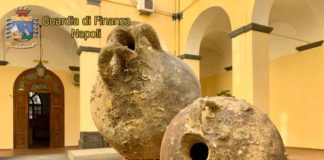 Torre del Greco, blitz della GdF: sequestrati reperti archeologici a imprenditore