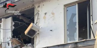 Arzano, ordigni artigiani esplosivi in casa: arrestato un 23enne