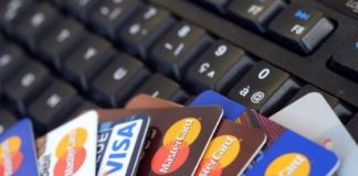 Truffa di un milione di euro su carte di credito rubate, 6 arresti a Napoli: I NOMI