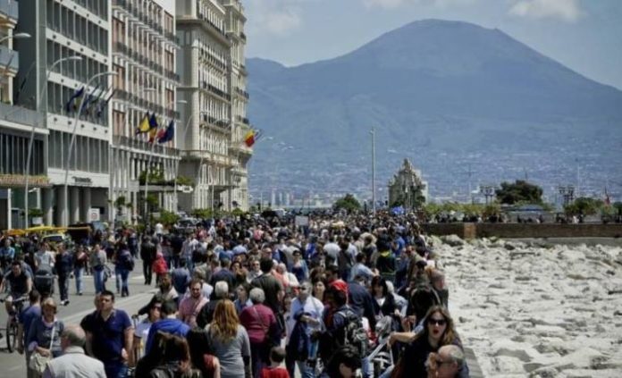 Turisti a Napoli, in arrivo quasi 400mila per le feste