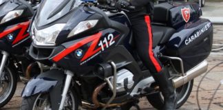 Tenta la fuga dopo l’alt dei Carabinieri, motociclista 20enne arrestato: IL NOME