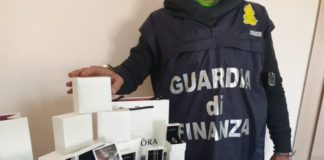 Marcianise, sequestrati al Tarì gioielli contraffatti: 50enne denunciato