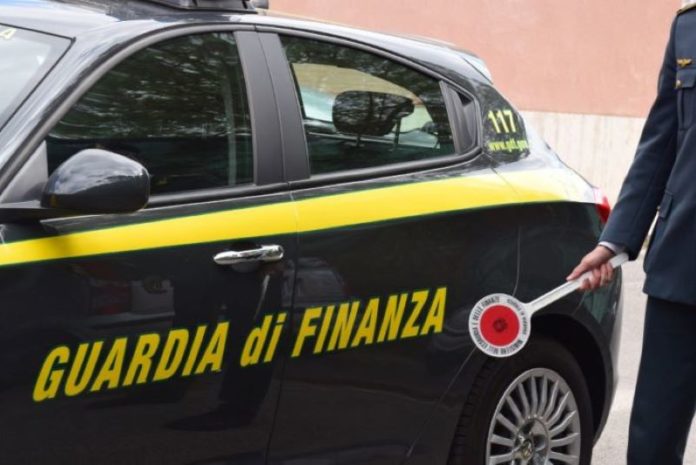 Napoli: bancarotta fraudolenta, due arresti e sequestro dei beni