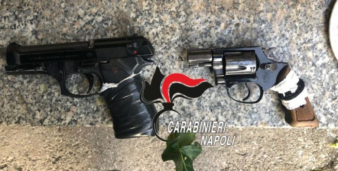 Napoli e Pozzuoli, controlli a tappeto dei Carabinieri: arresti e sequestri di pistole e droga