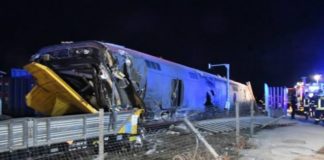 Lodi, deraglia un treno: morti due macchinisti e 27 feriti