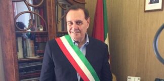 L’appello di Mastella ai politici campani: “Doniamo metà stipendio per un ospedale”