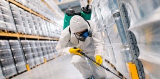 Coronavirus, usa il logo del Comune di Napoli per sanificazione: denunciato