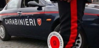 Montesarchio, sfondano posto blocco e tentano investire cc