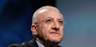 De Luca: ok a feste matrimoni, aree gioco bambini e sbarco libero nelle isole