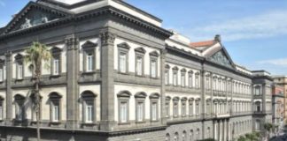 Sesso in cambio di esami: sospeso un docente della "Federico II"