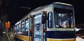 Napoli, i vecchi tram restaurati tornano sulle strade a settembre: partono le prove tecniche