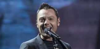 Tiziano Ferro: un 2020 tra i fasti di Sanremo e il tour rinviato causa emergenza Covid 19