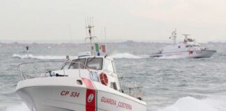 Napoli: nave da carico detenuta nel porto dalla Guardia Costiera