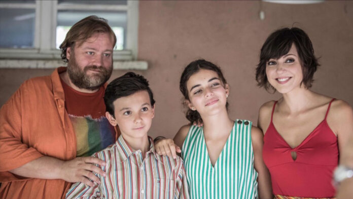 Guida stasera in tv martedì 22 settembre: "C'è tempo" su Sky Family