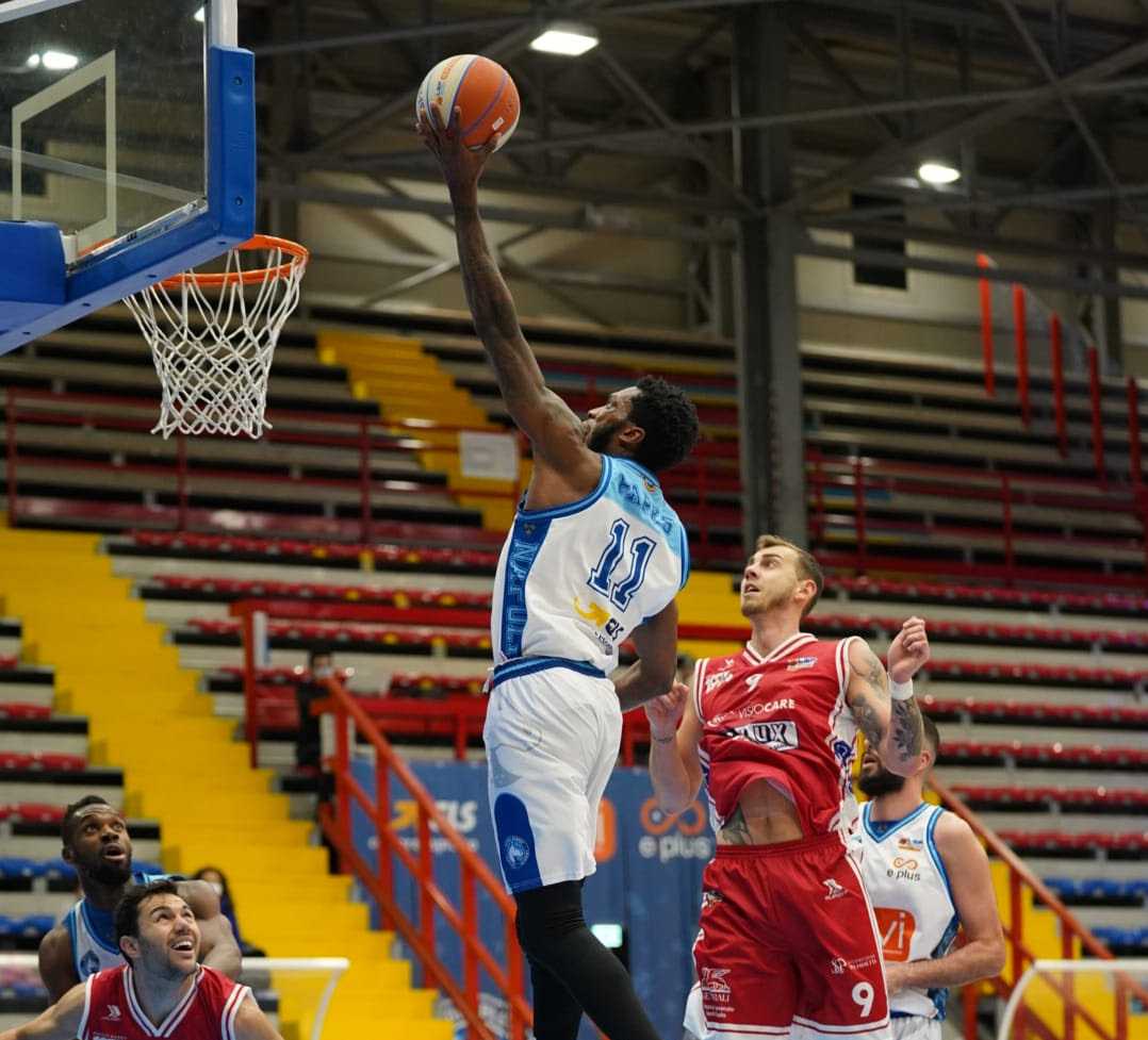 Girone rosso di Serie A2: Gevi Napoli Basket - Lux Basket Chieti 90-85