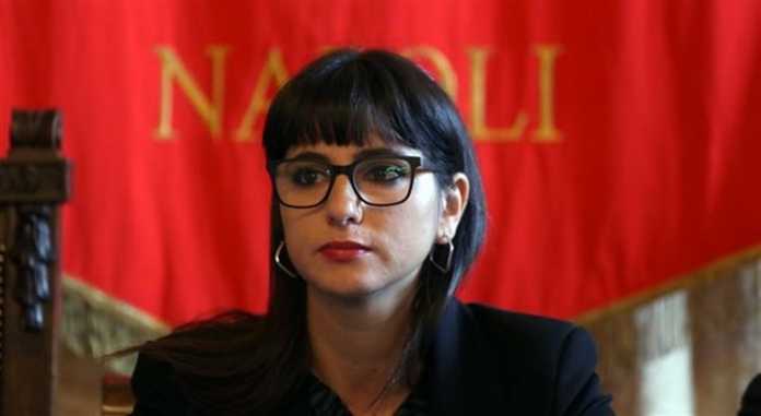 Eleonora De Majo si dimette dall'incarico di assessore alla Cultura del Comune di Napoli in seguito all'inchiesta sulla statua di Maradona. 