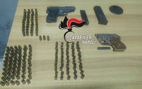 Arzano, controlli dei Carabinieri: sequestro di armi e munizioni