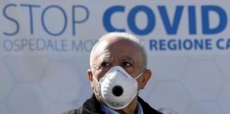 De Luca: in Campania no a vaccinazione per fasce d'età