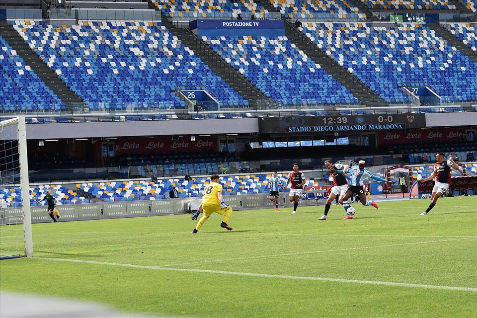 Doccia fredda al 94’ per il Calcio Napoli. Col Cagliari è solo 1-1 al Maradona