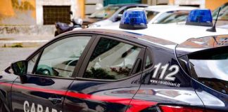 Afragola: 37enne mostra i genitali ad alcune donne e aggredisce i Carabinieri