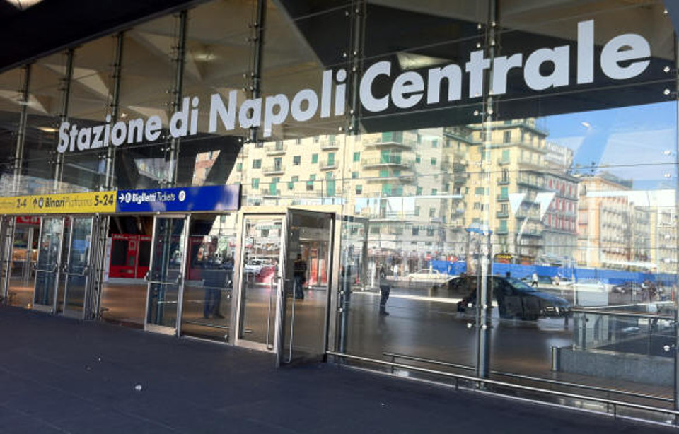 Napoli Centrale, treni in ritardo per guasto a Roma