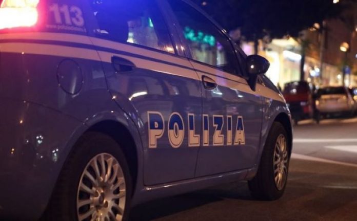 Ponticelli, ancora una bomba: madre e figlio feriti lievemente da schegge