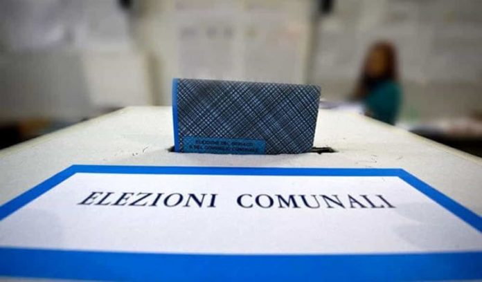 Elezioni a Napoli: modalità di rilascio o rinnovo della tessera elettorale