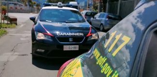 Napoli, blitz contro il contrabbando di sigarette: 17 misure cautelari