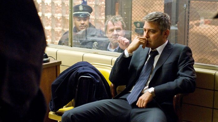 Stasera in tv giovedì 11 novembre: "Michael Clayton" su Premium Cinema 2