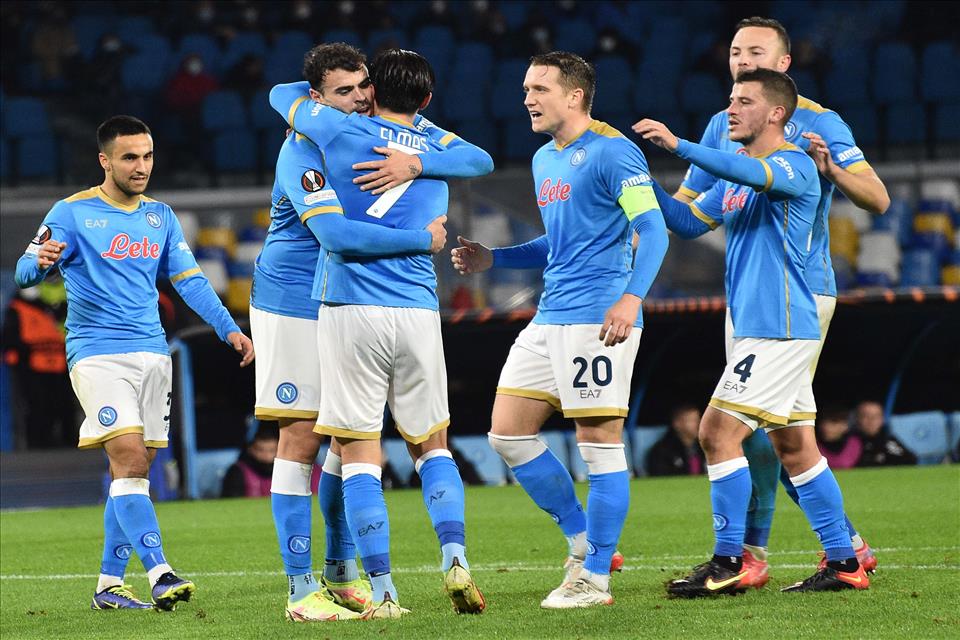 Il Calcio Napoli batte il Leicester 3-2 ma arriva secondo nel girone di Europa League