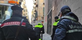 Napoli centro: Controllli sulla movida e rimossi paletti abusivi