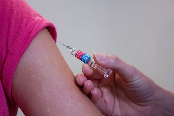 Vaccini, appello a non rimandare per i bambini di 5-11 anni