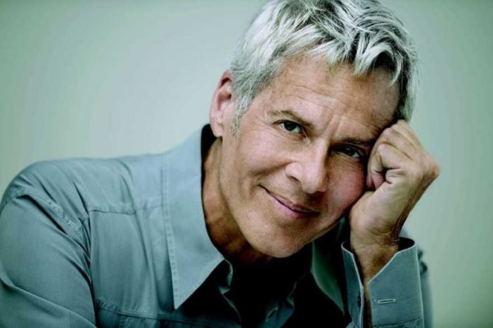 Claudio Baglioni riprende il suo tour: venerdì 11 marzo concerto al Gesualdo di Avellino