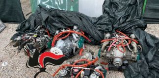 Giugliano, campi Rom al setaccio dei Carabinieri: trovati 4 motori di aerei rubati