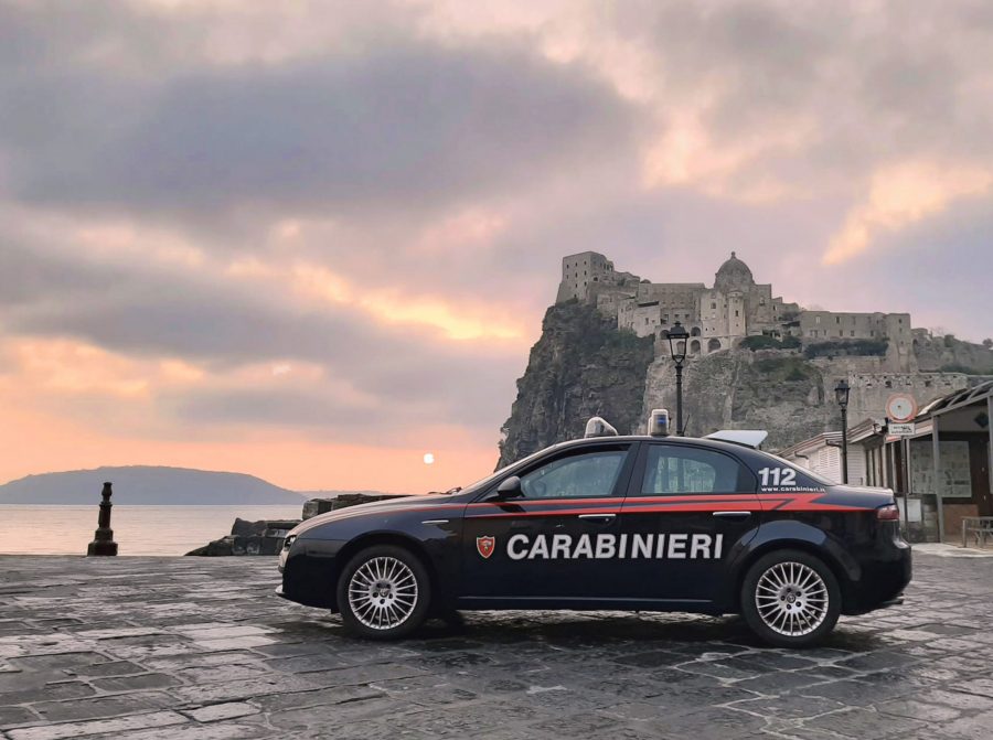 Ischia, tentano truffa ad anziana: bloccati e denunciati