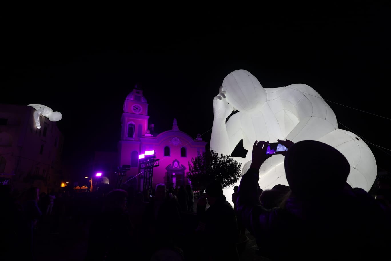 Procida 2022, la cerimonia di chiusura illumina la Campania