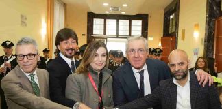 La rassegna NapoliCittàLibro è stata inaugurata sulle note della Fanfara dei Carabinieri