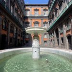 Palazzo Reale di Napoli, restaurata la fontana ovale nel Cortile delle Carrozze