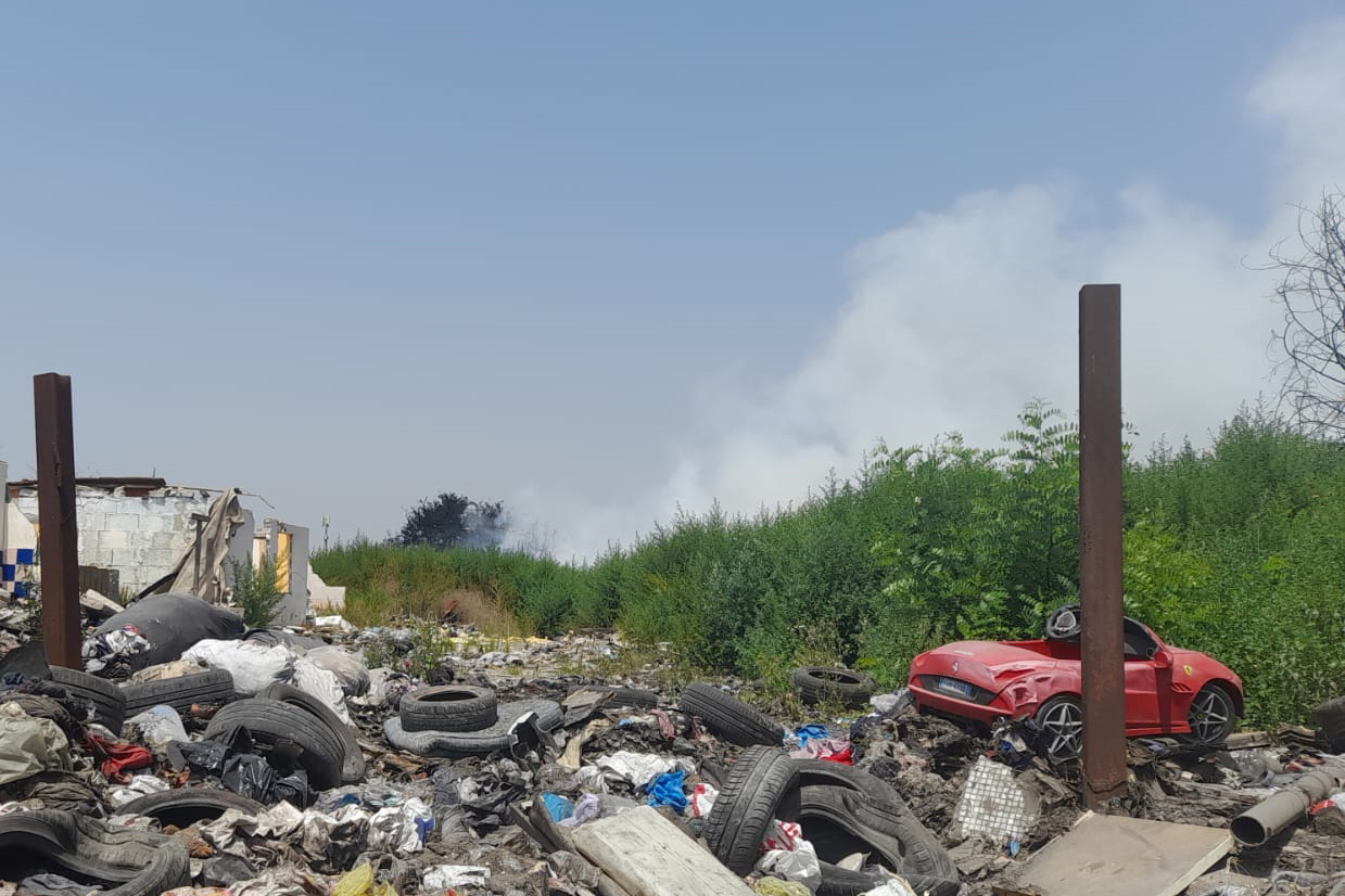 ARPAC: Incendio Napoli-via Mastellone, diossine rientrate sotto valore di riferimento 