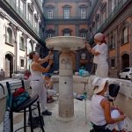 Palazzo Reale di Napoli, restaurata la fontana ovale nel Cortile delle Carrozze