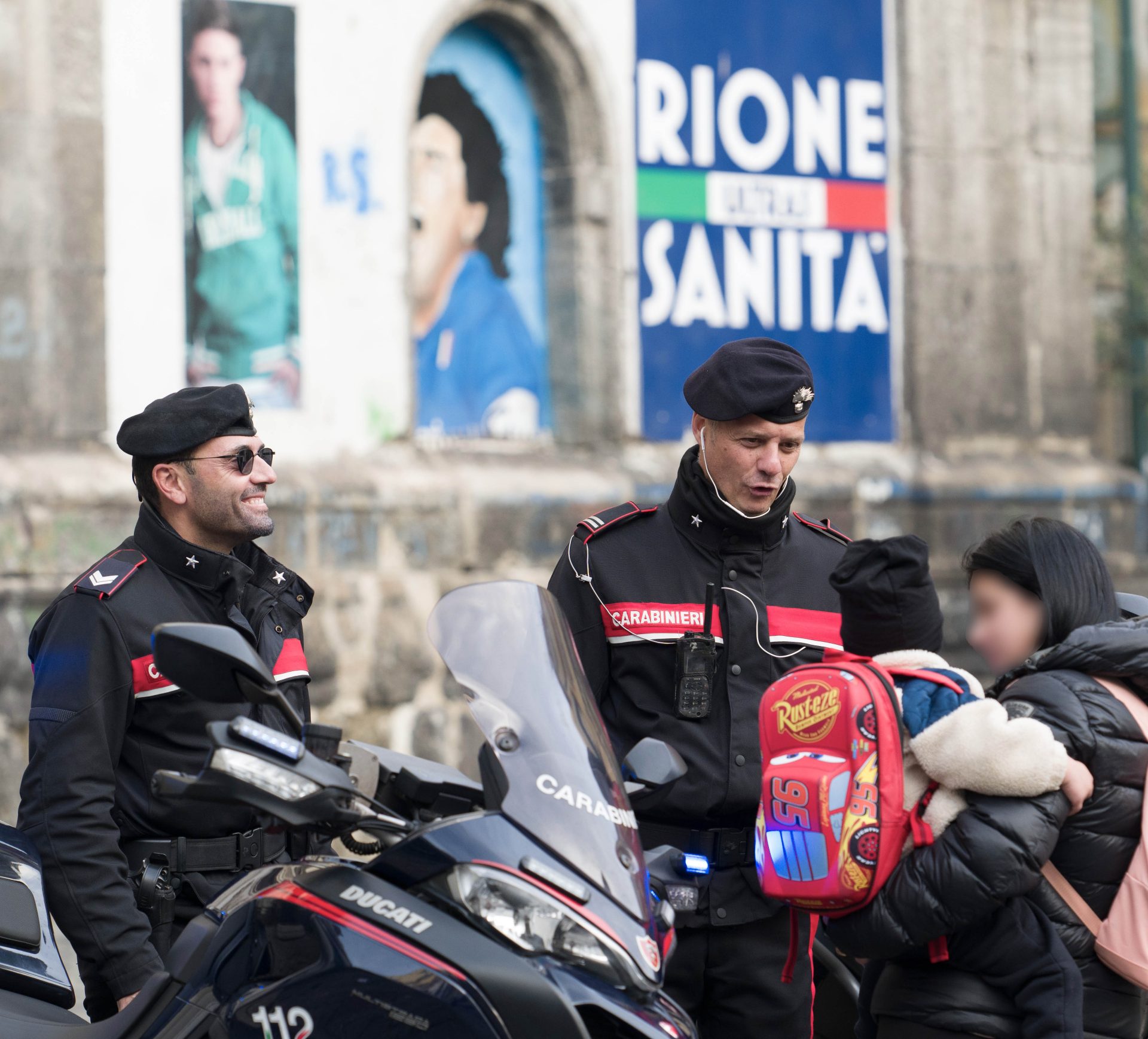 Arenaccia, bimba salvata da soffocamento da carabinieri