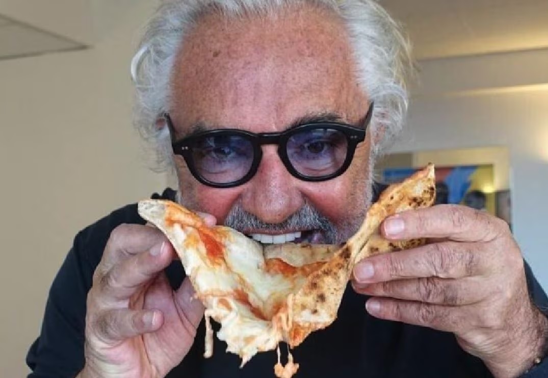 Briatore apre Crazy Pizza a Napoli: “Città stupenda che conosco poco. La mia non è una pizzeria”