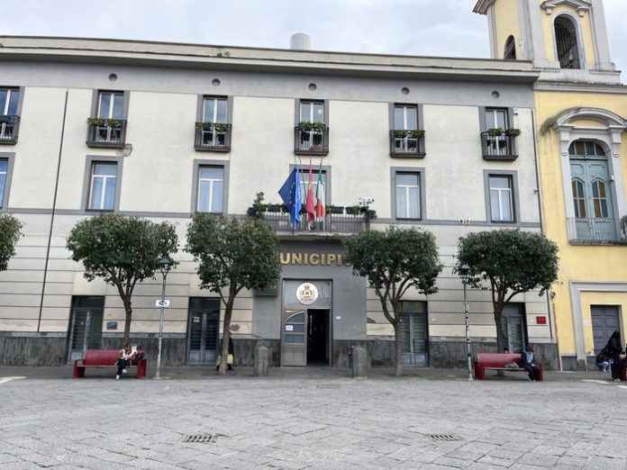 Pomigliano d'Arco, il gruppo musicale 'E Zezi in concerto