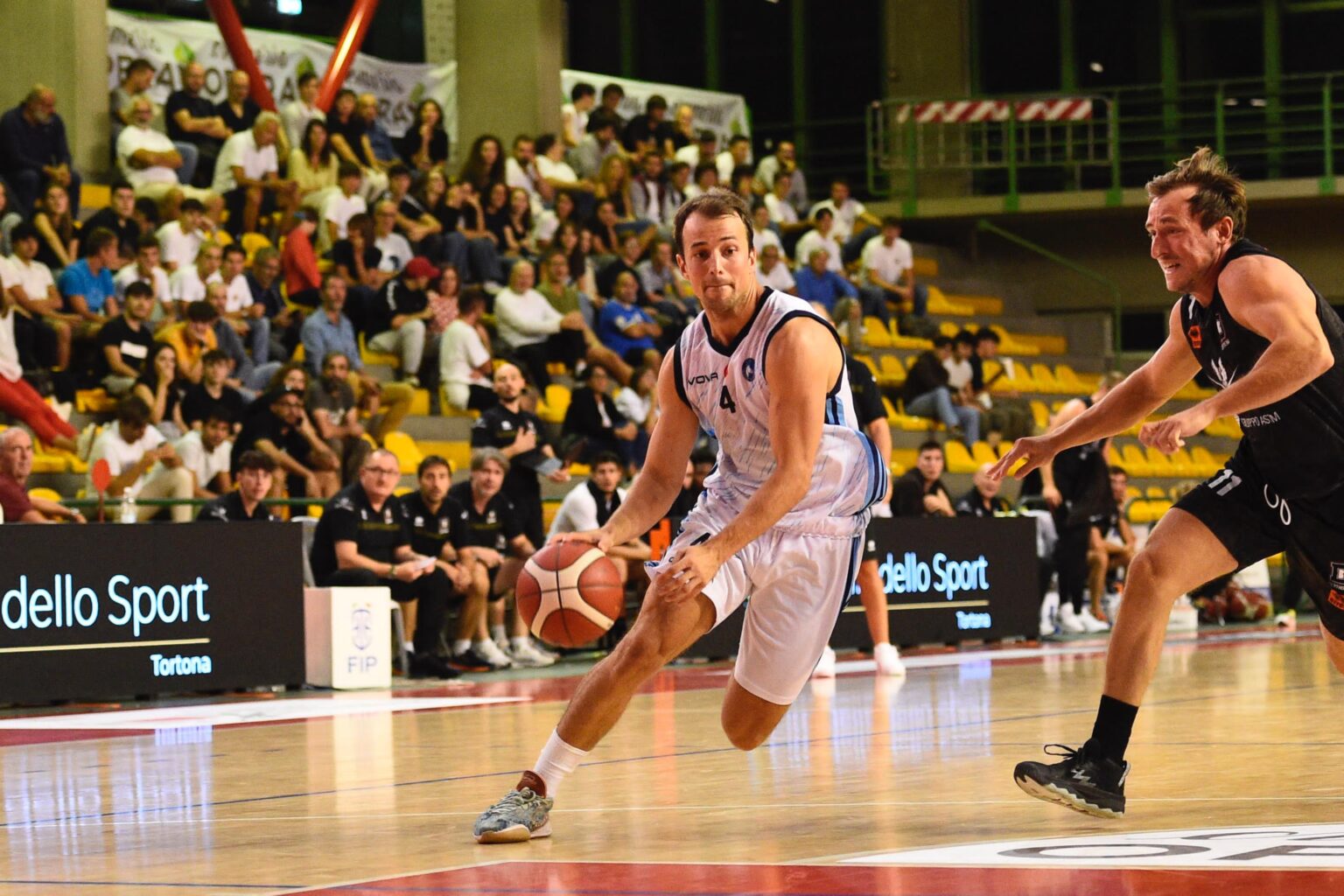 Il Napoli Basket supera Tortona in finale e si aggiudica il Trofeo Lovari