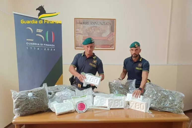 Oltre 23 kg di droga sequestrati tra Poggiomarino e Scafati