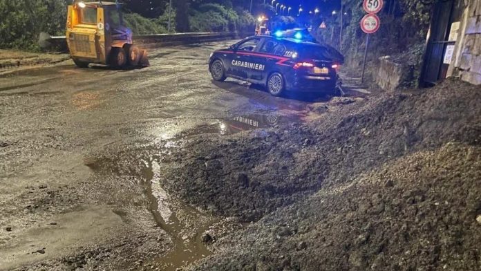 Gragnano, frana dopo forti piogge: evacuate 20 persone